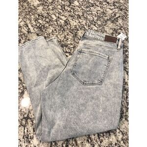 Distressed Hollister Women's Curvy High Rise Vintage Stretch Mom Jeans 15R 32x27